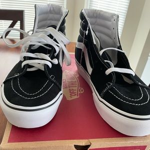 Vans Sk8-Hi Platform 2 size 9-US Men 10.5 US Women Black/True White